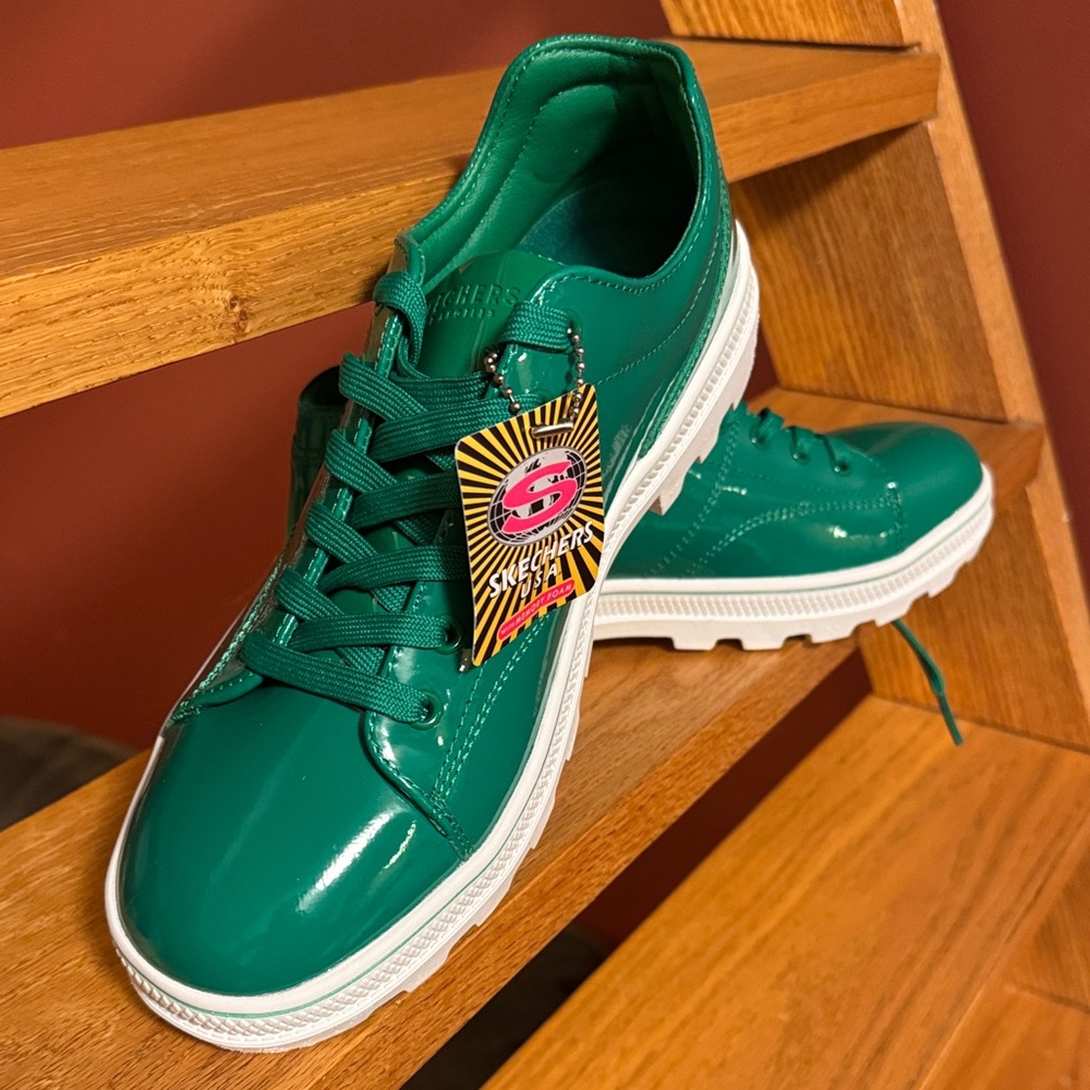 Skechers green patent leather Sneakers with White Soles